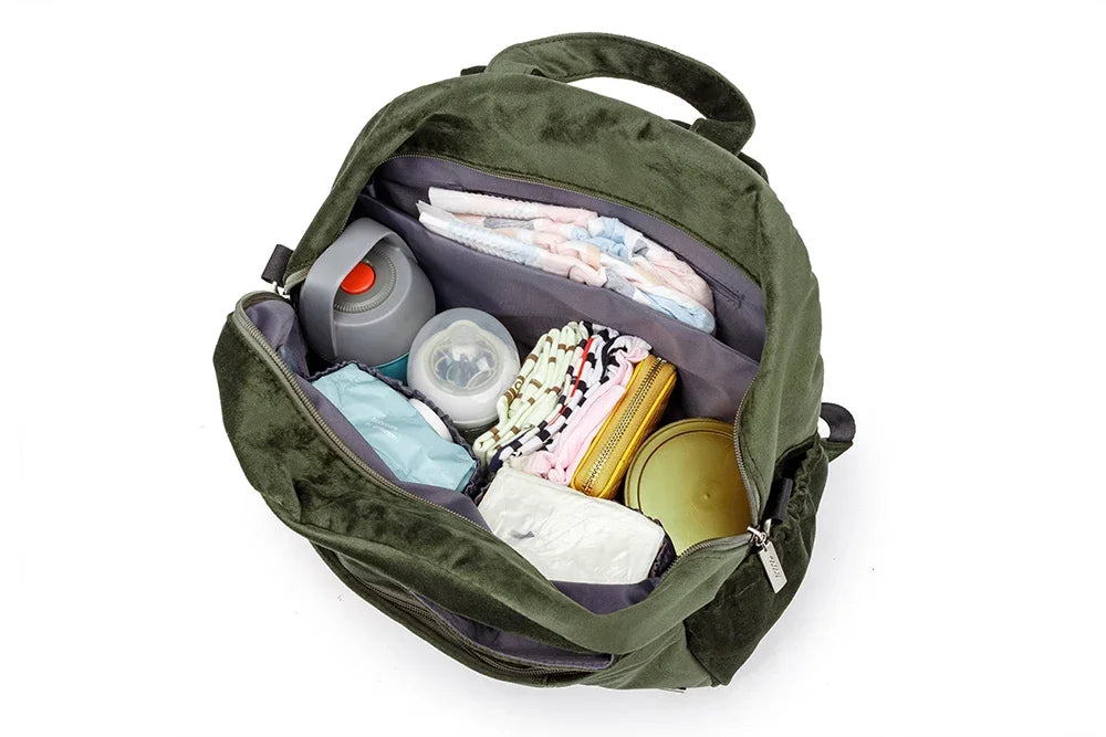 Wickeltasche Kinderwagen Velvet – Weich, Praktisch & Mit Schnullerbox | Nuvlee