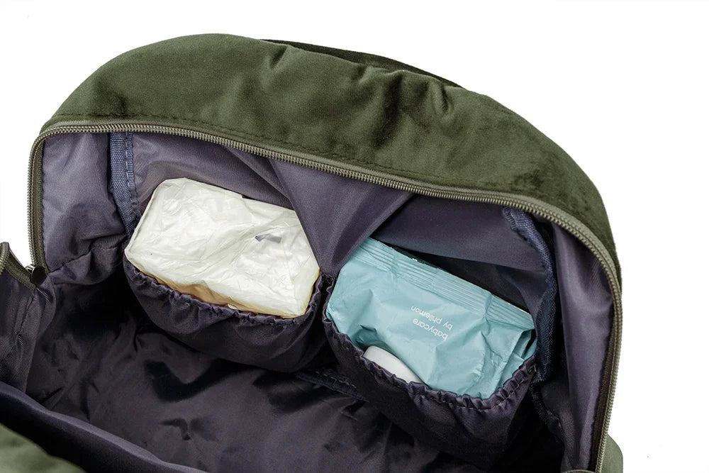 Wickeltasche Kinderwagen Velvet – Weich, Praktisch & Mit Schnullerbox | Nuvlee