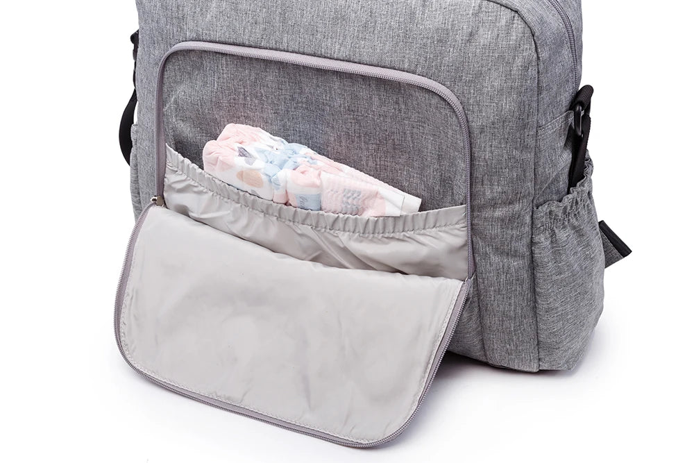 Wickeltasche Kinderwagen Max – Groß & pflegeleicht für Mamas | Nuvlee